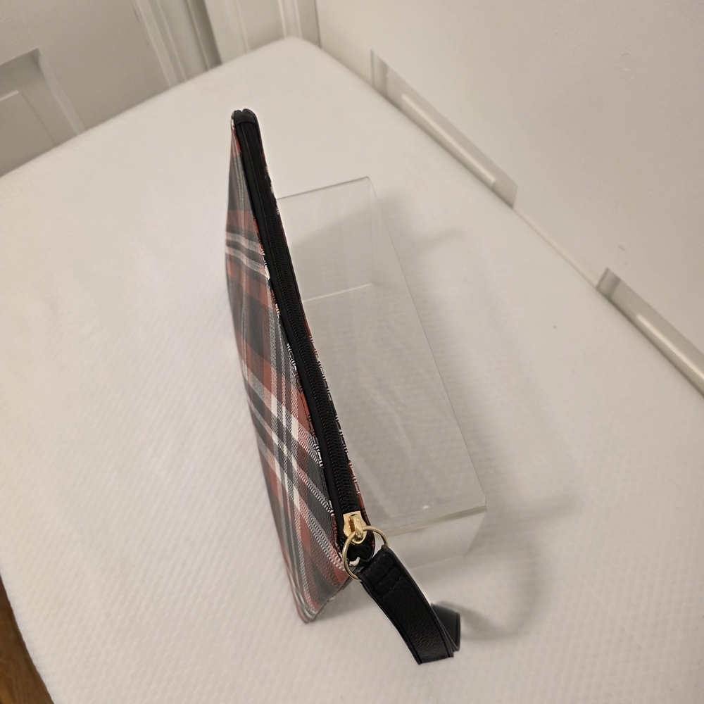 Black, Red, & White Large Wristlet Zip Close - Picture 3 of 9